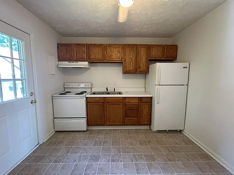 132 E Winchester St #4 — Photo 12
