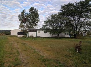 330 N Leutz Rd, Oak Harbor, OH 43449