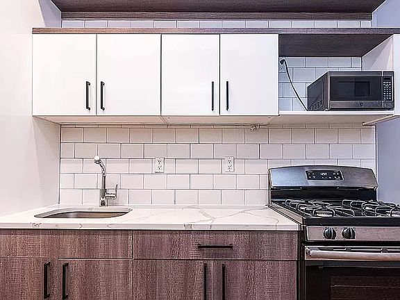 3rd image of 1082 Bedford Ave #1R
