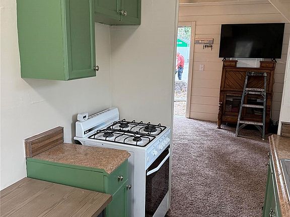 4th image of 369 Log Ln