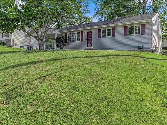 3rd image of 120 Bertrand Dr