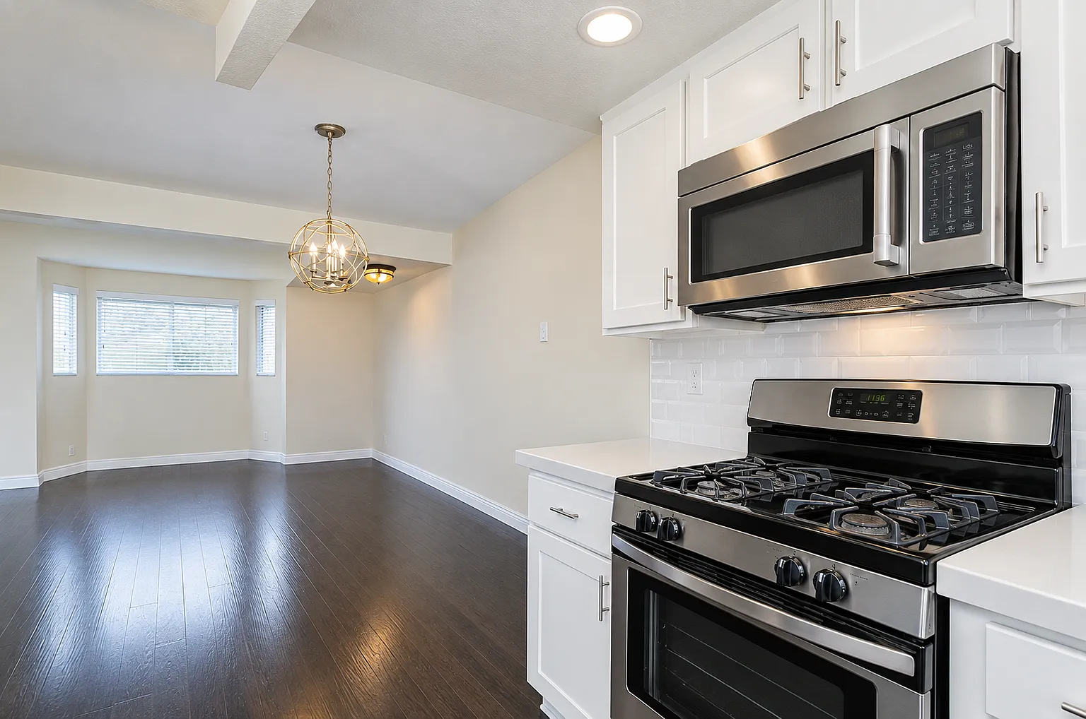 2 bed, 1.5 bath, 1078 sqft, $3,750 — Photo 3