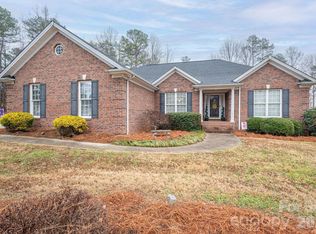 107 Farmwood Dr, Cherryville, NC 28021