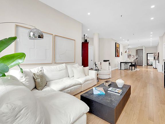 3rd image of 35 E 20th St APT 6B