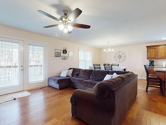 4th image of 142 Fernwood Dr