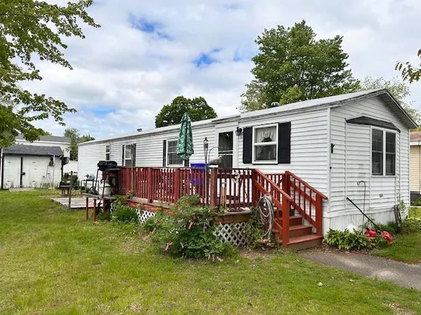 3 Lindenshire Avenue, Exeter, NH 03833