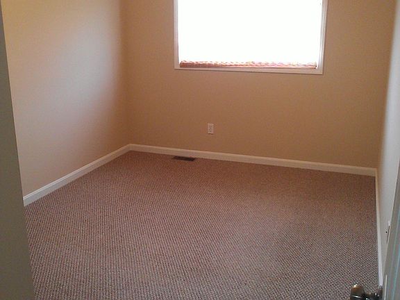 4th image of 147 Darby Woods Ct