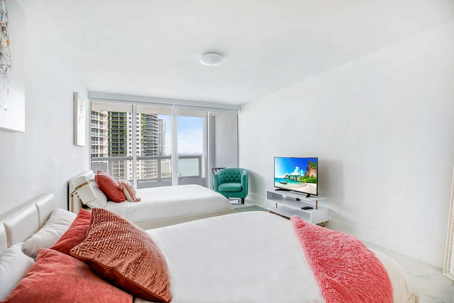 1 bed, 1.0 bath, 1065 sqft, $4,923 — Photo 3