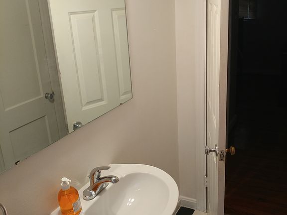 5th image of 2146 Ellison Ave