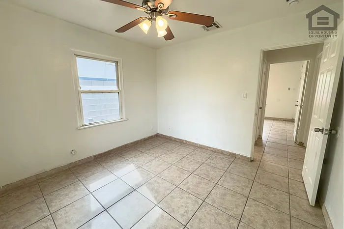2517 E Culver St — Photo 19