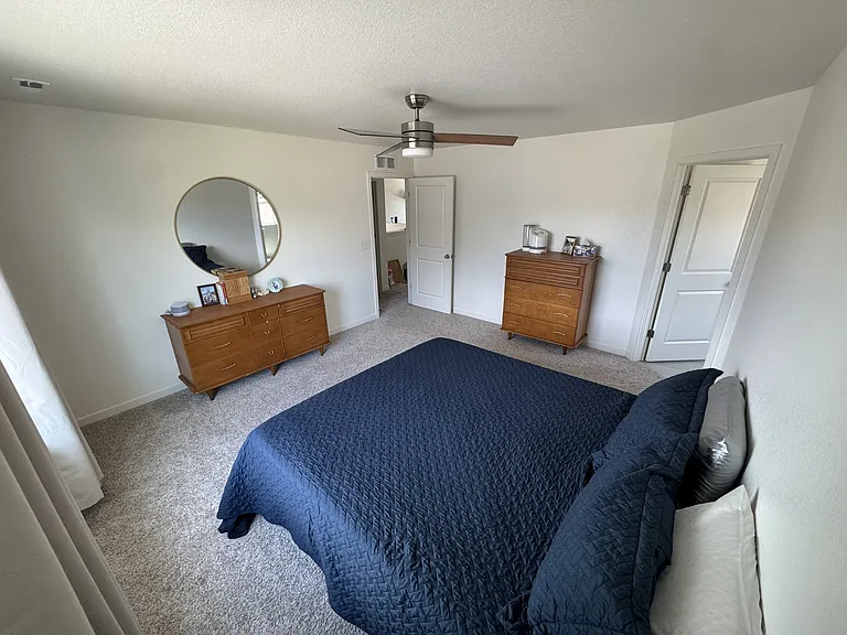 Primary Bedroom (2nd floor)