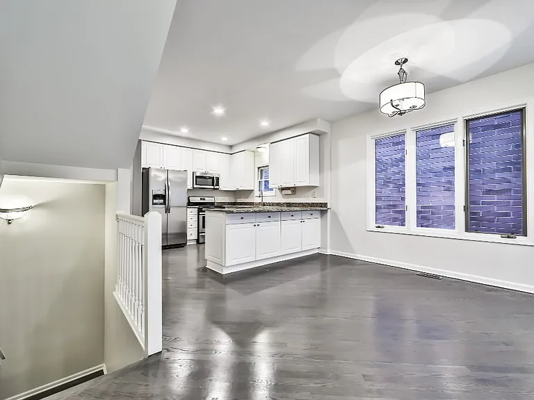3230 N Seminary Ave #1 — Photo 6