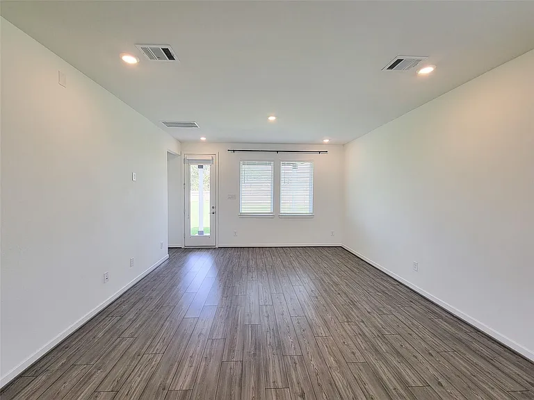 7730 Primrose Myrtle Ln — Photo 11