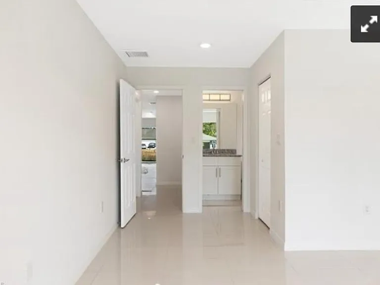 4612 27th St SW — Photo 20