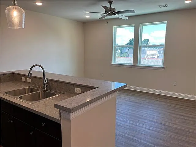 2 bed, 2.0 bath, 1265 sqft, $1,650 — Photo 3