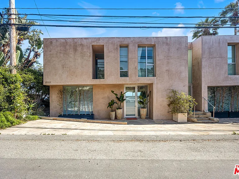 25102 Malibu Rd — Photo 36