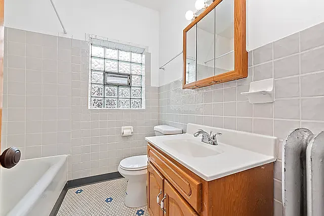 5010 W Henderson St — Photo 10