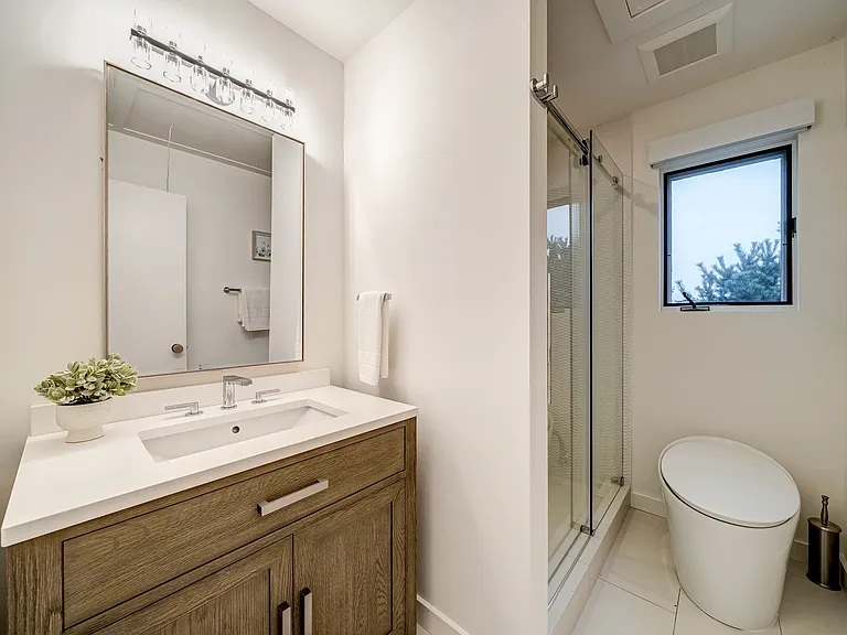 36 E Harbor Dr — Photo 27