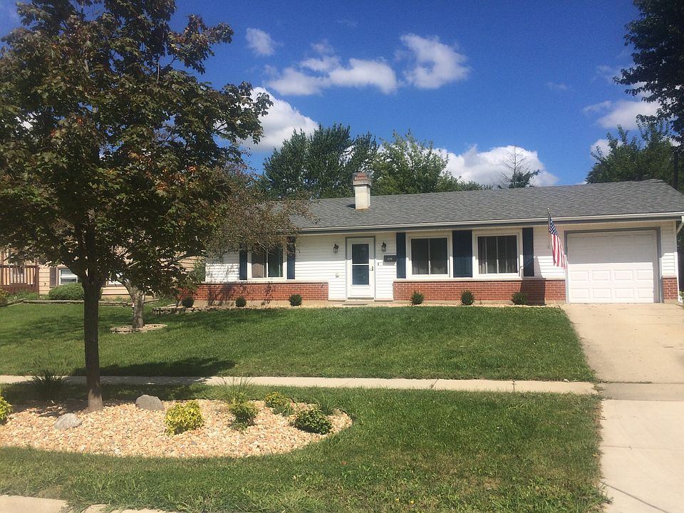 2nd image of 1120 Lancaster Ct