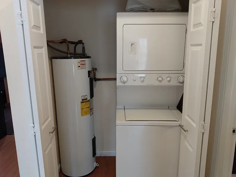 1512 Gold Ave SE #E — Photo 17