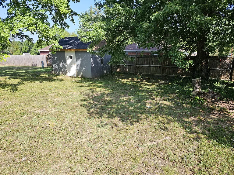 312 Grove Ave — Photo 14