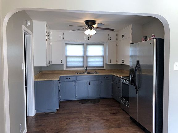 3rd image of 1021 N Olive St