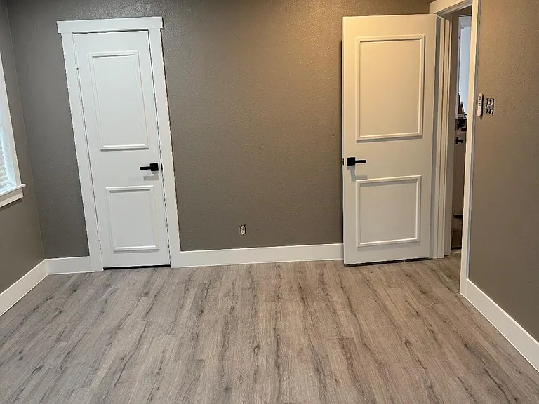 1911 Hill St — Photo 5