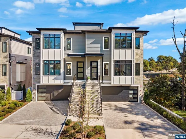 2160 Jones Rd, Fort Lee, NJ 07024