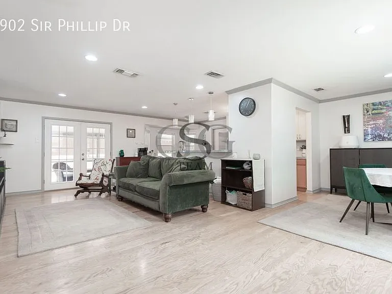 2902 Sir Phillip Dr — Photo 8