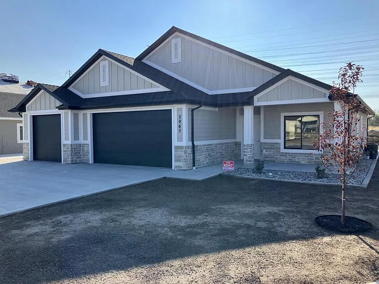 2065 S 3125 W — Photo 22