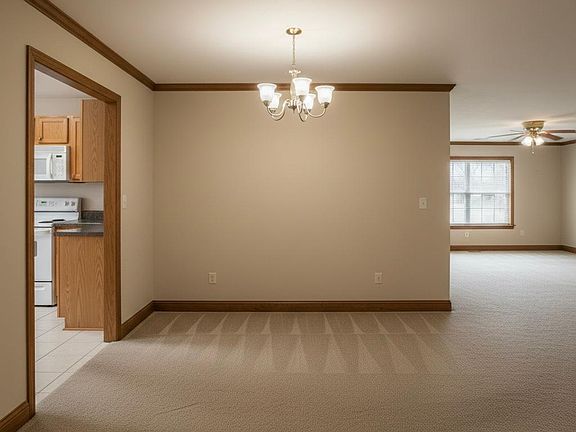 3rd image of 2615 S Elm Pl