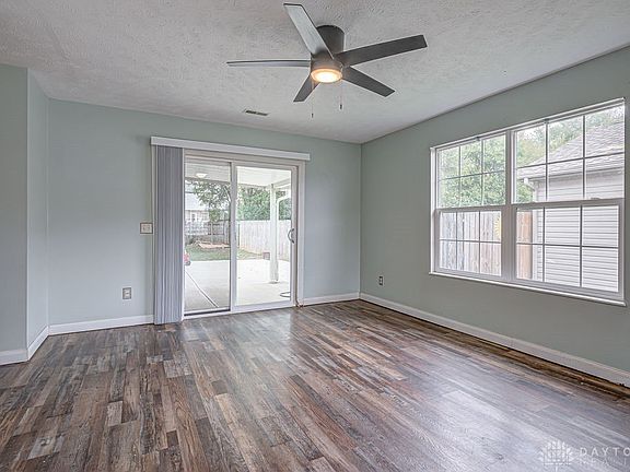 3rd image of 444 Peyton Dr