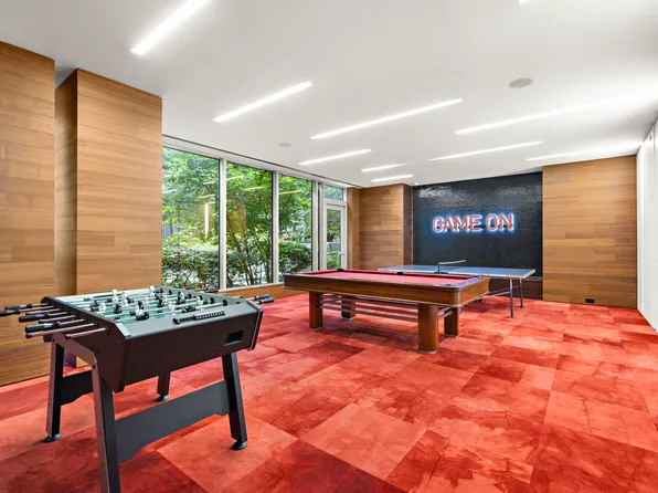 50 Riverside Boulevard image 17 of 26