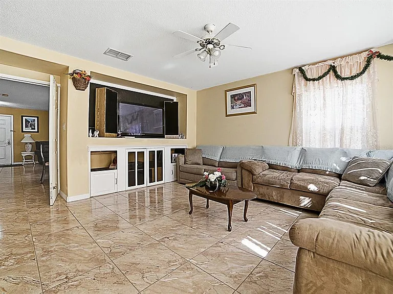 4547 Ashtubula Ct — Photo 10