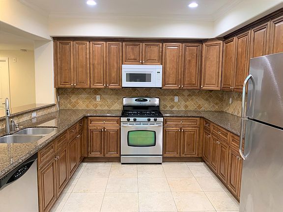 2nd image of 10921 Whipple St #403