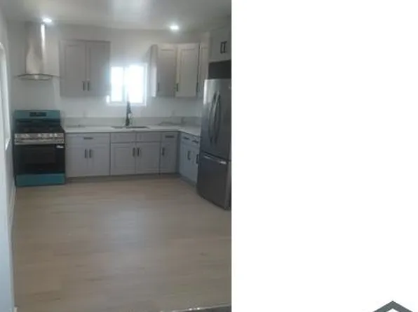 658 1/2 Penrith Dr, Los Angeles, CA 90023