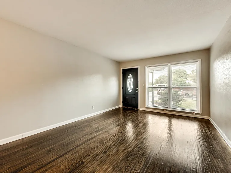 2536 Maverick Ave — Photo 10
