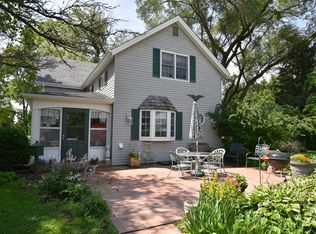 11219 N Farmdale Rd, Mequon, WI 53097