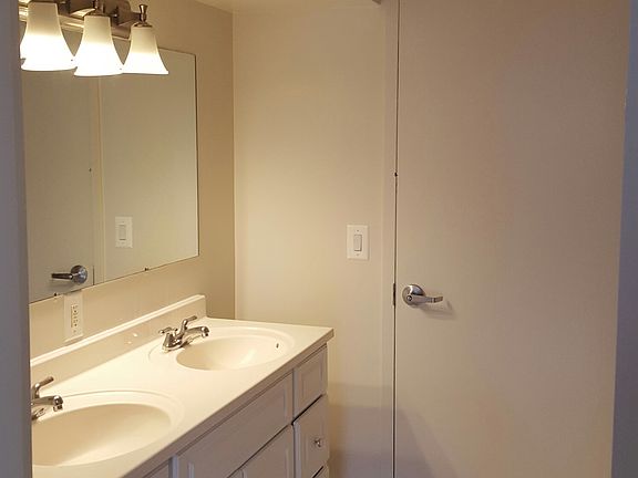 4th image of 323 W 96th St Ph 8