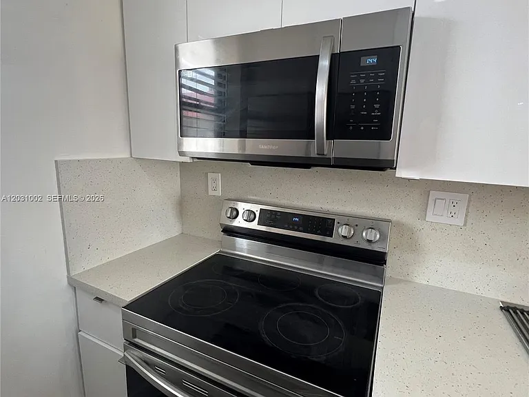 8425 NW 8th St #406 — Photo 6