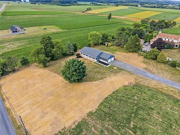 4th image of 8137 Bausch Rd