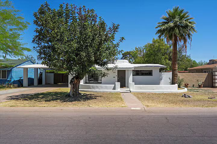 1st image of 334 W Glenrosa Ave