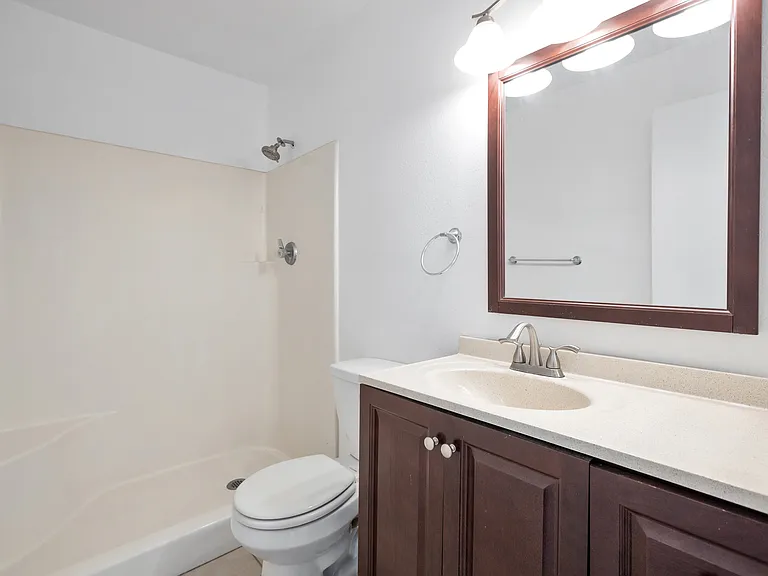2104 E Cornell Dr — Photo 13
