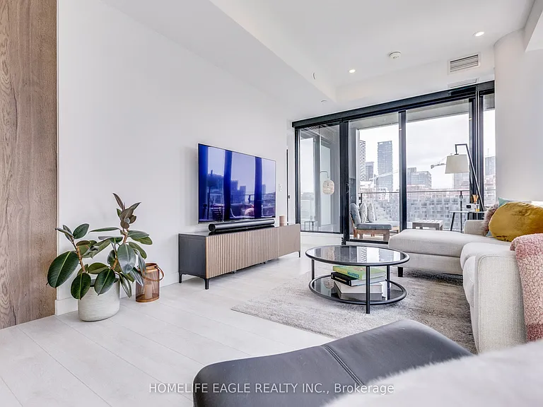 505 Richmond St W #827 — Photo 17