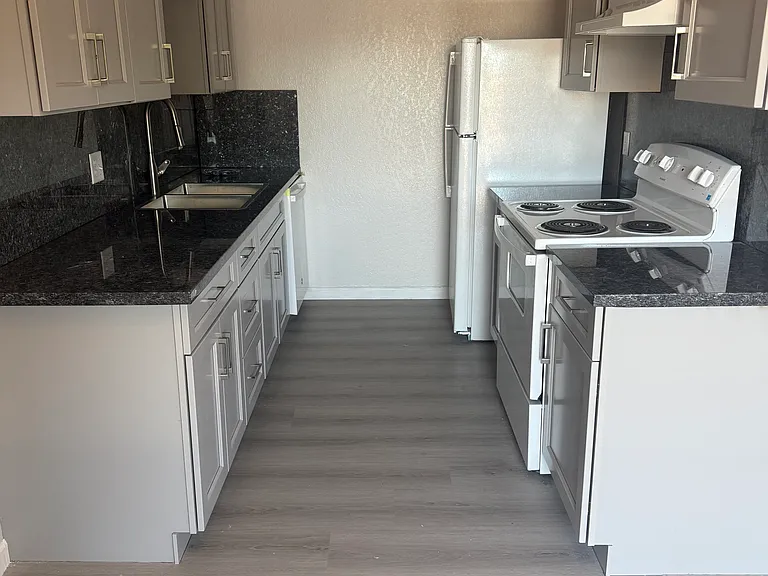 2521 Plantation Pl — Photo 6