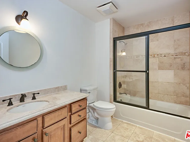 345 S Harvard Blvd #302 — Photo 10