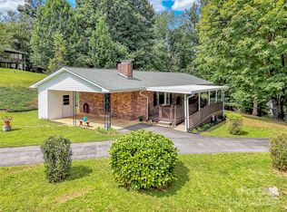 250 Reeves Cove Rd, Candler, NC 28715