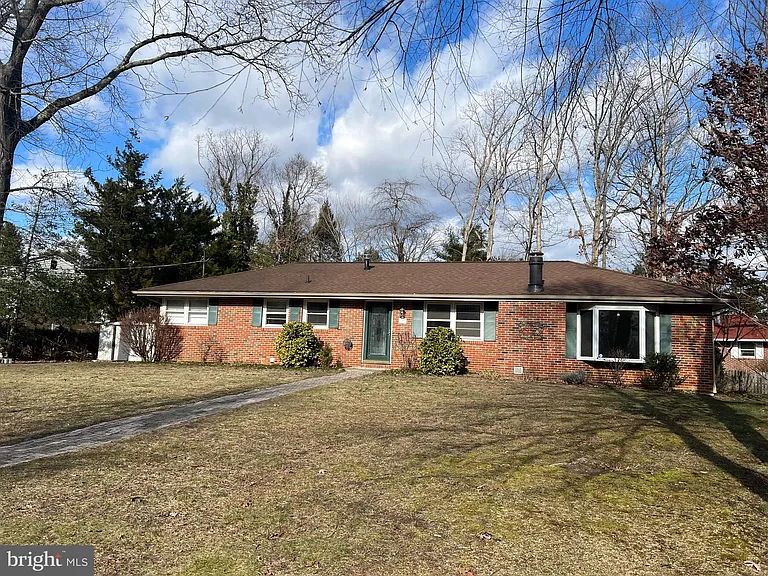 502 Glider Ave — Photo 1