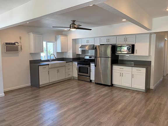 3rd image of 3906 Fernwood Ave #1