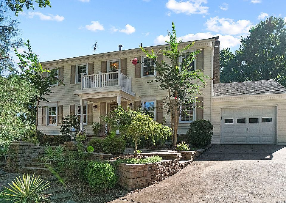2nd image of 6828 Stoneybrooke Ln